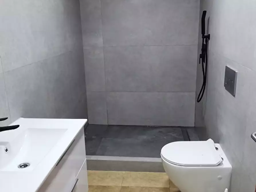 Immagine 10 di Camera in affitto  in Carrer València a Alicante/Alacant