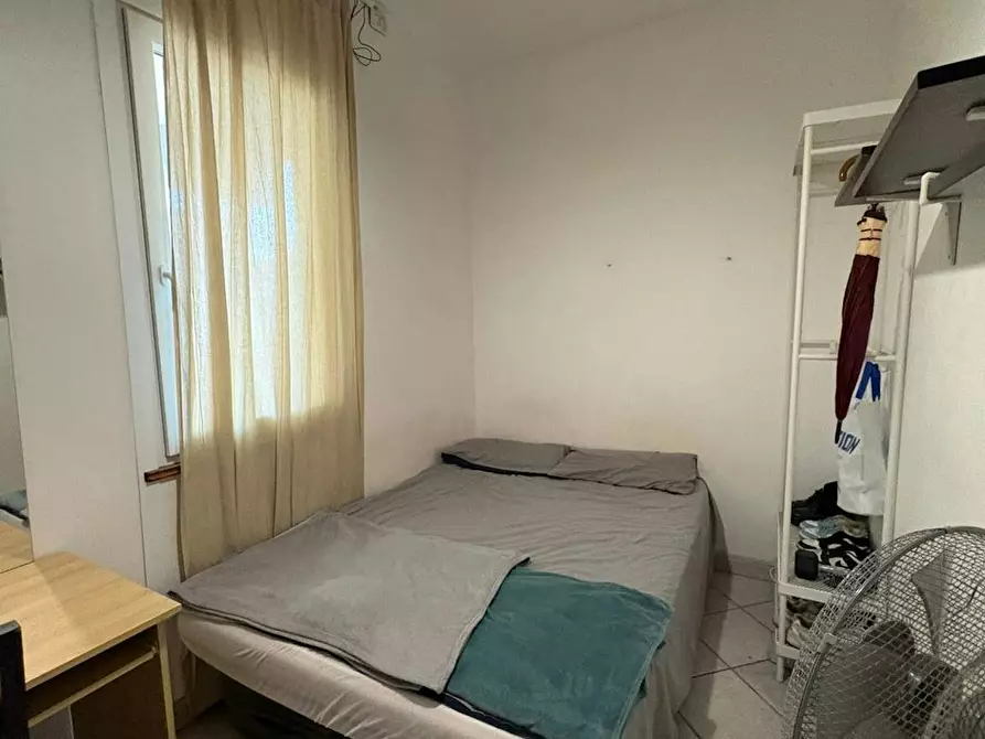 Immagine 1 di Camera in affitto  in Via Valentino Banal a Roma