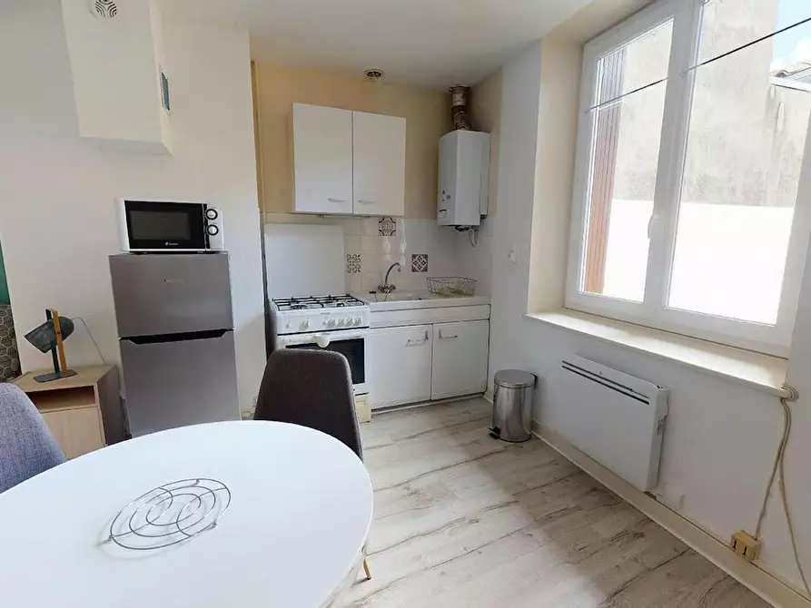 Immagine 2 di Appartamento in affitto  in Rue Lamartine a Mâcon