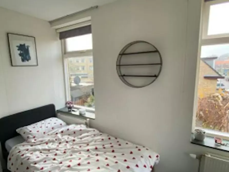 Immagine 2 di Camera in affitto  in Rederijkerstraat a 's-Gravenhage