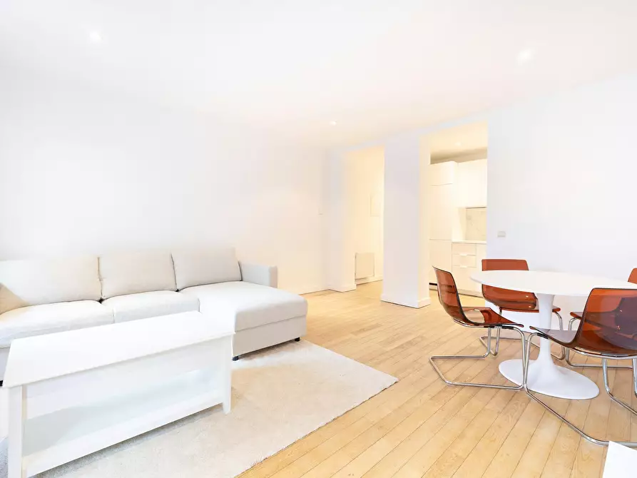 Immagine 3 di Appartamento in affitto  in Rue Lesbroussart a Ixelles