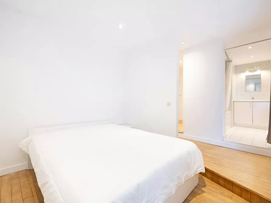 Immagine 9 di Appartamento in affitto  in Rue Lesbroussart a Ixelles