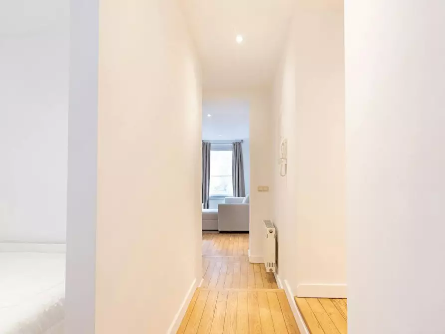 Immagine 6 di Appartamento in affitto  in Rue Lesbroussart a Ixelles