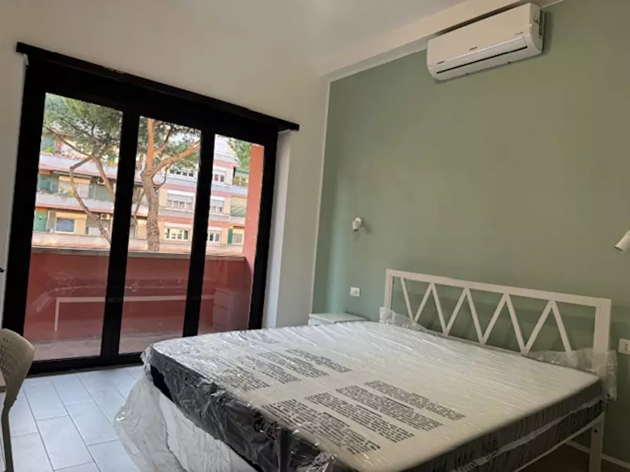 Immagine 10 di Camera in affitto  in Via Gregorio VII a Roma