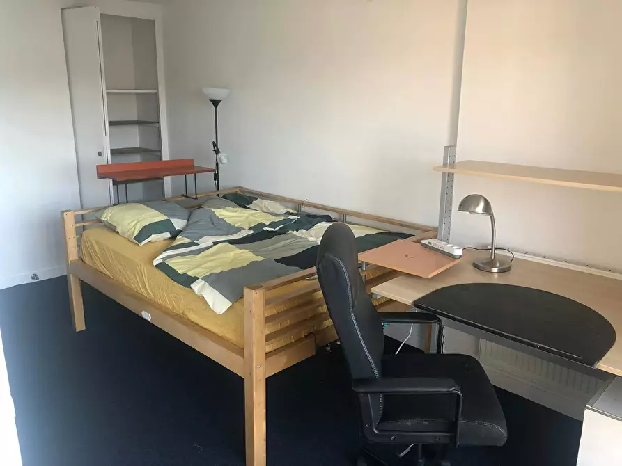 Immagine 1 di Camera in affitto  in Rue Camille Desmoulins a Cachan