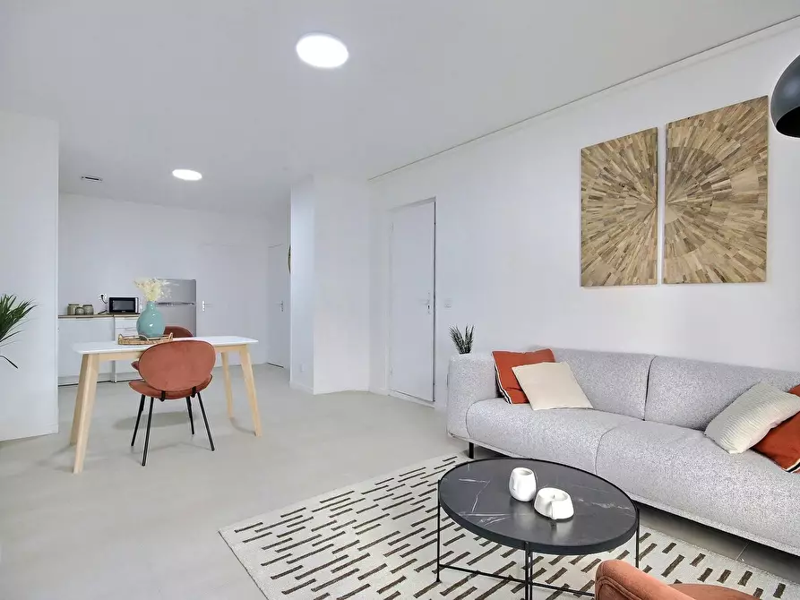 Immagine 1 di Appartamento in affitto  in Rue de Romainville a Les Lilas