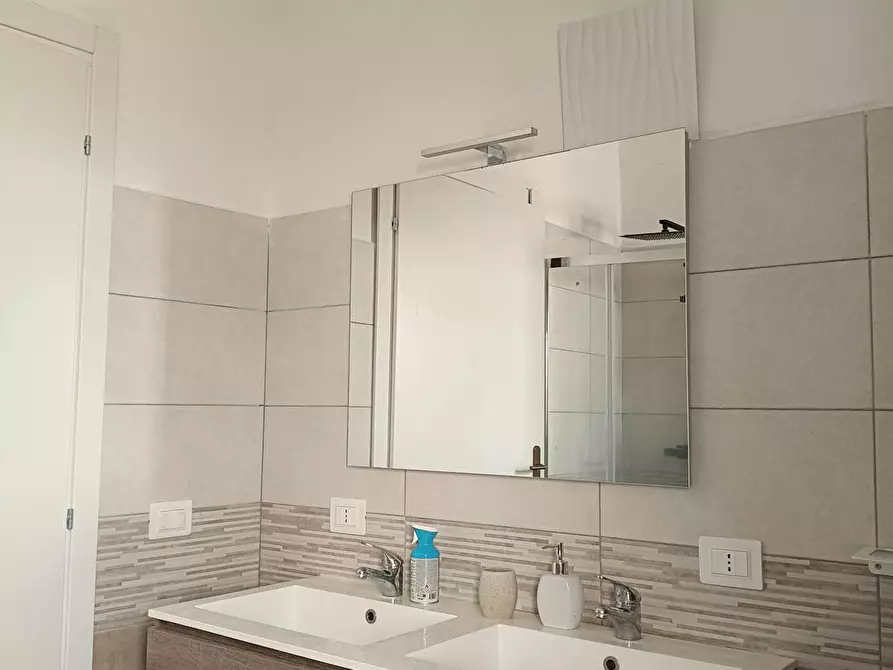 Immagine 10 di Camera in affitto  in Via Donato Bramante a Pisa