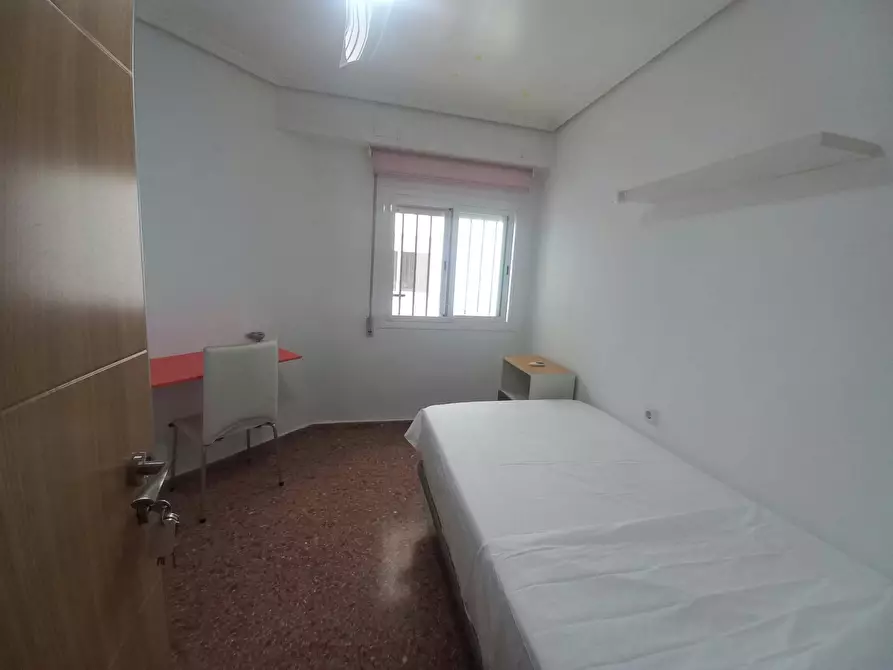 Immagine 3 di Camera in affitto  in Carrer dels Lleons a Valencia