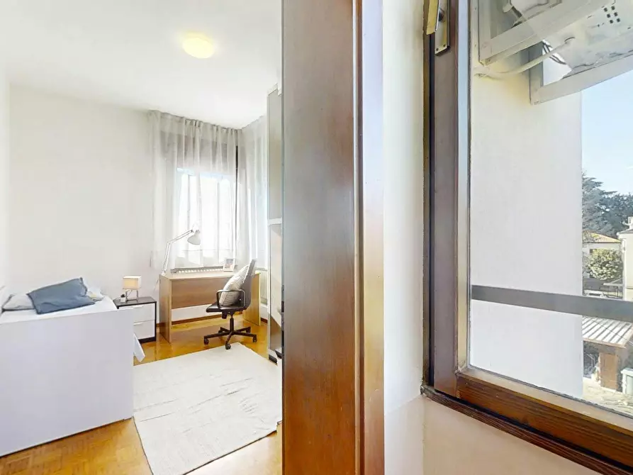 Immagine 1 di Camera in affitto  in Via Cernaia a Padova