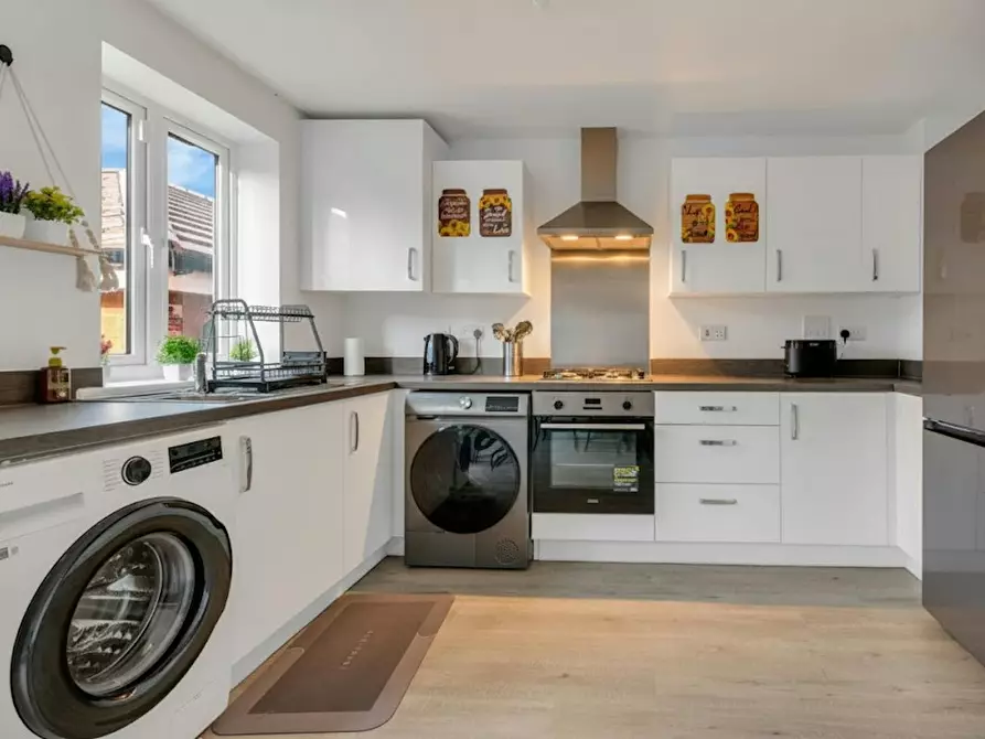 Immagine 3 di Casa indipendente in affitto  in Miles Way a Canterbury
