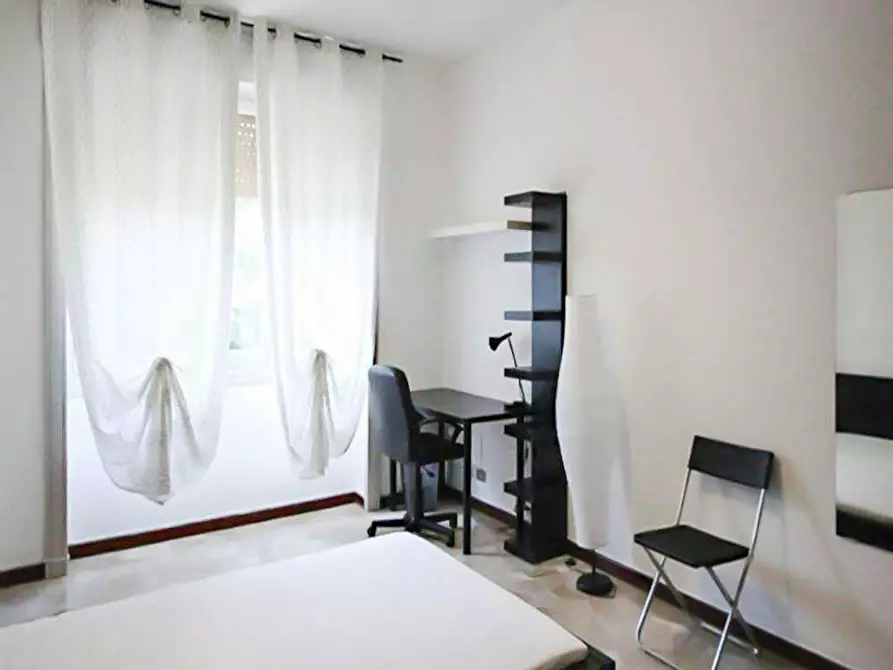 Immagine 2 di Camera in affitto  in Via Raffaello Bertieri a Milano