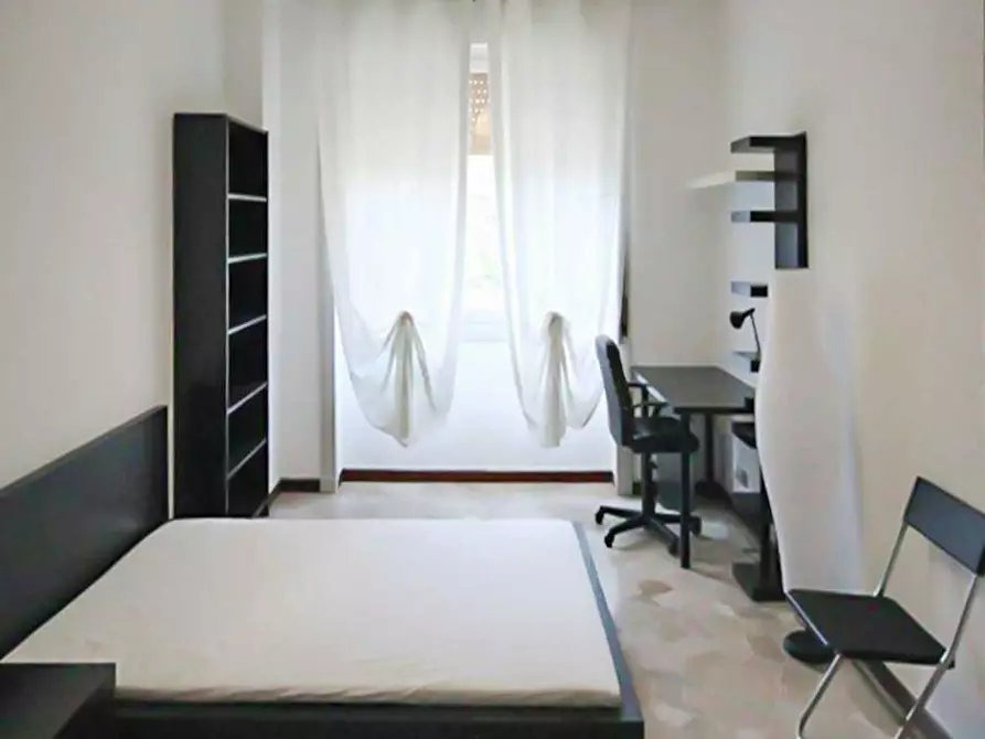 Immagine 1 di Camera in affitto  in Via Raffaello Bertieri a Milano