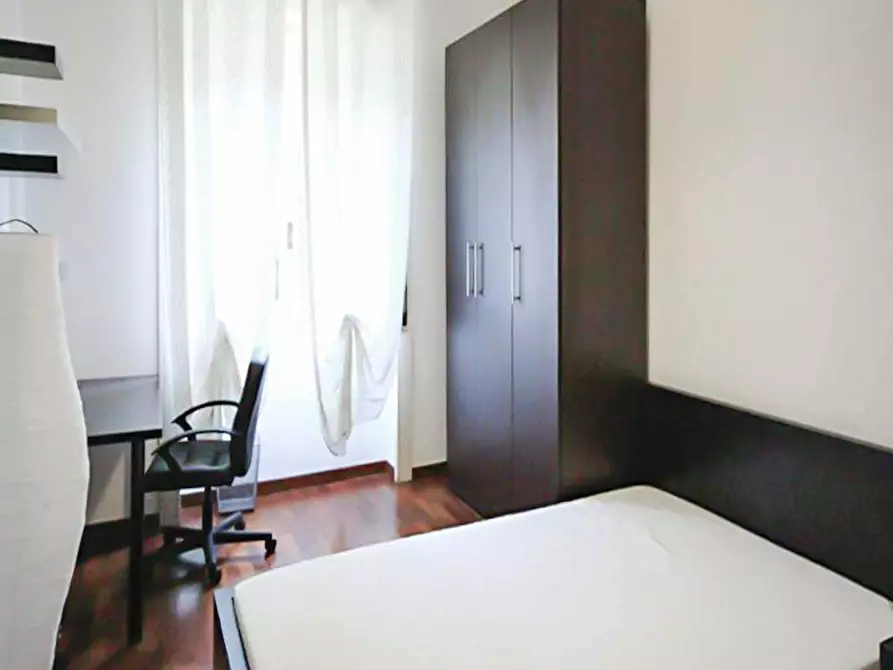 Immagine 2 di Camera in affitto  in Via Raffaello Bertieri a Milano