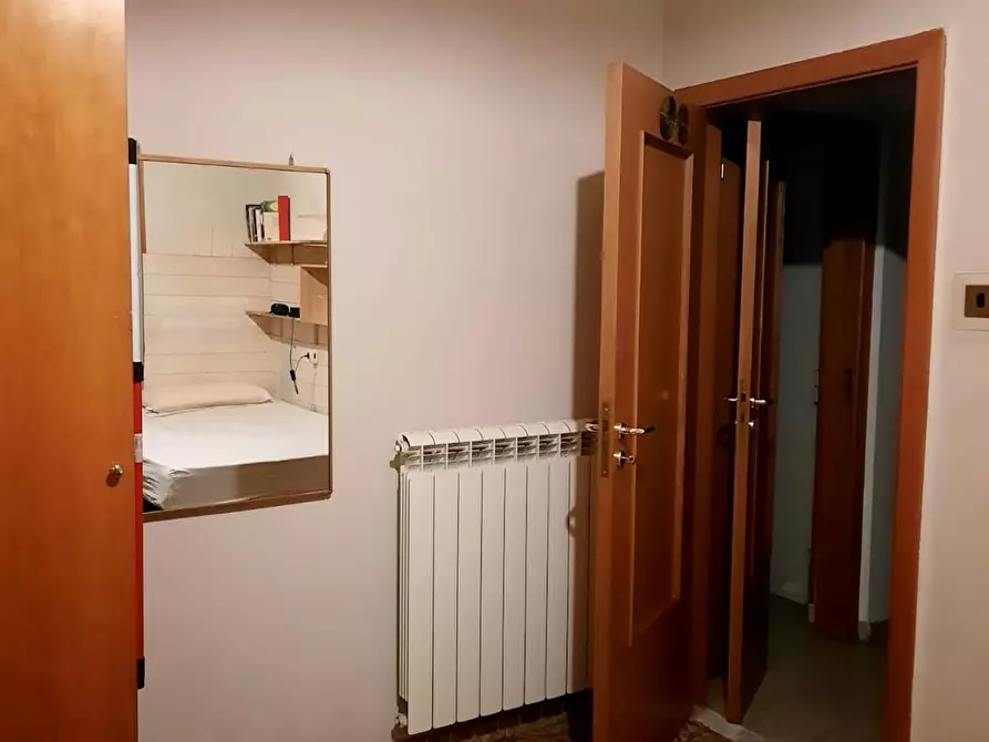 Immagine 4 di Camera in affitto  in Piazza Salvatore Lo Bianco a Napoli