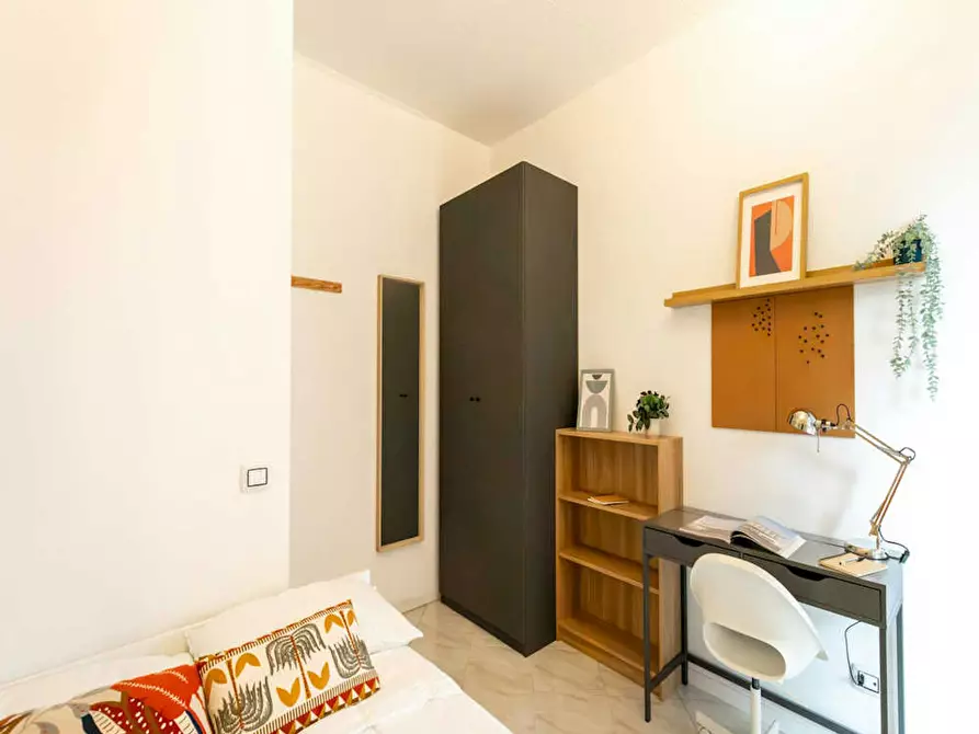 Immagine 6 di Camera in affitto  in Via Giuditta e Giulia Grisi a Milano