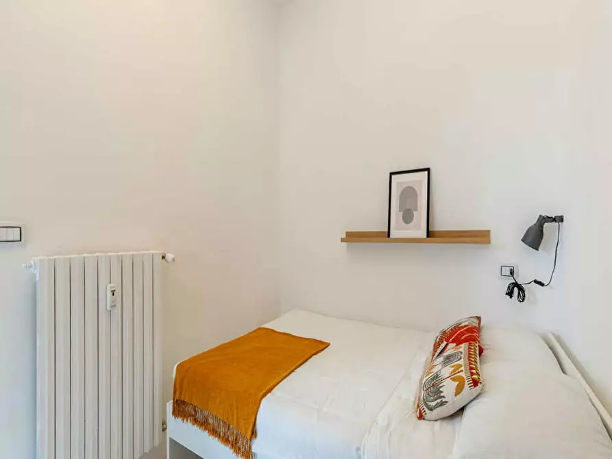 Immagine 2 di Camera in affitto  in Via Giuditta e Giulia Grisi a Milano