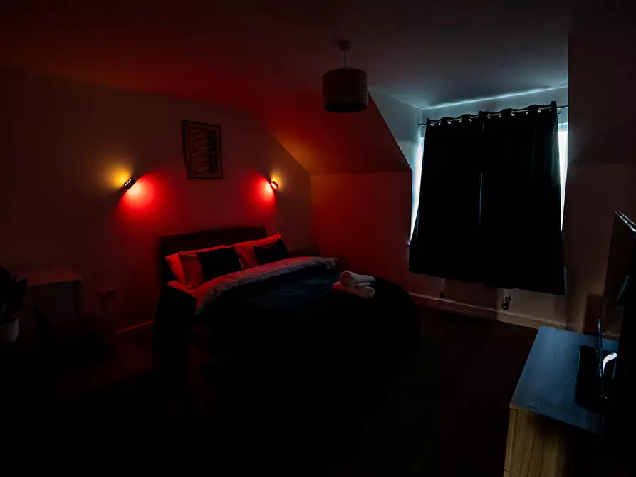 Immagine 5 di Casa indipendente in affitto  in Queens Court Road a 