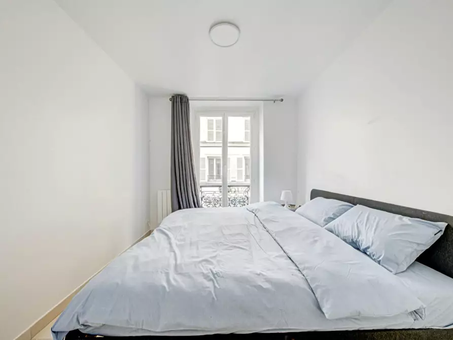 Immagine 5 di Appartamento in affitto  in Rue de Lévis a Paris 17