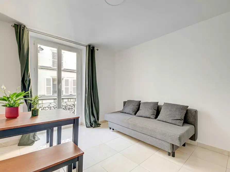 Immagine 3 di Appartamento in affitto  in Rue de Lévis a Paris 17