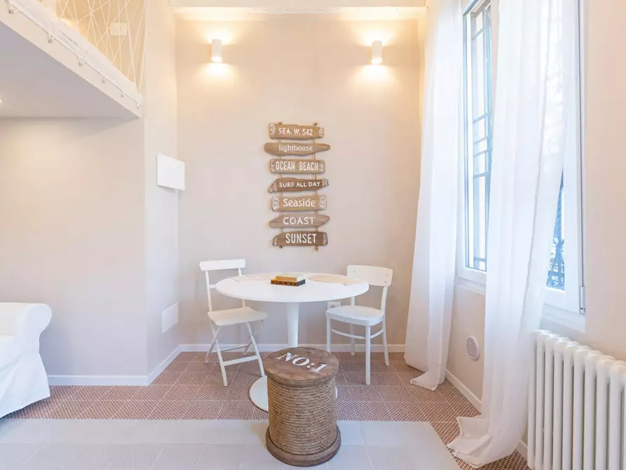 Immagine 1 di Appartamento in affitto  in Via Accademia a Milano