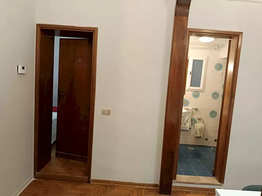 Immagine 4 di Camera in affitto  in Via di San Niccolò a Firenze