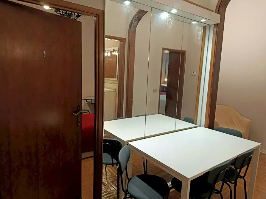 Immagine 2 di Camera in affitto  in Via di San Niccolò a Firenze