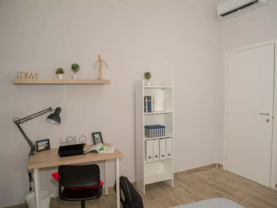 Immagine 9 di Camera in affitto  in Via Tirino a Pescara