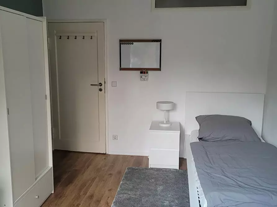 Immagine 2 di Camera in affitto  in Ettaler Straße a Berlin