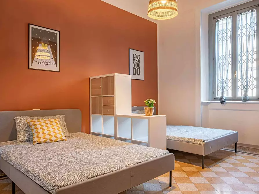 Immagine 2 di Camera condivisa in affitto  in Via Plinio a Milano