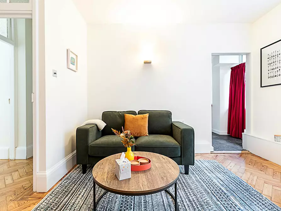 Immagine 6 di Appartamento in affitto  in Sumner Street a Camberwell