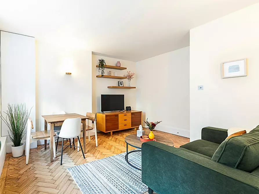 Immagine 2 di Appartamento in affitto  in Sumner Street a Camberwell