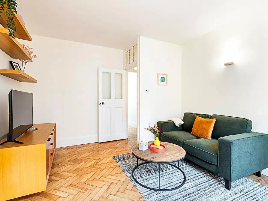 Immagine 7 di Appartamento in affitto  in Sumner Street a Camberwell