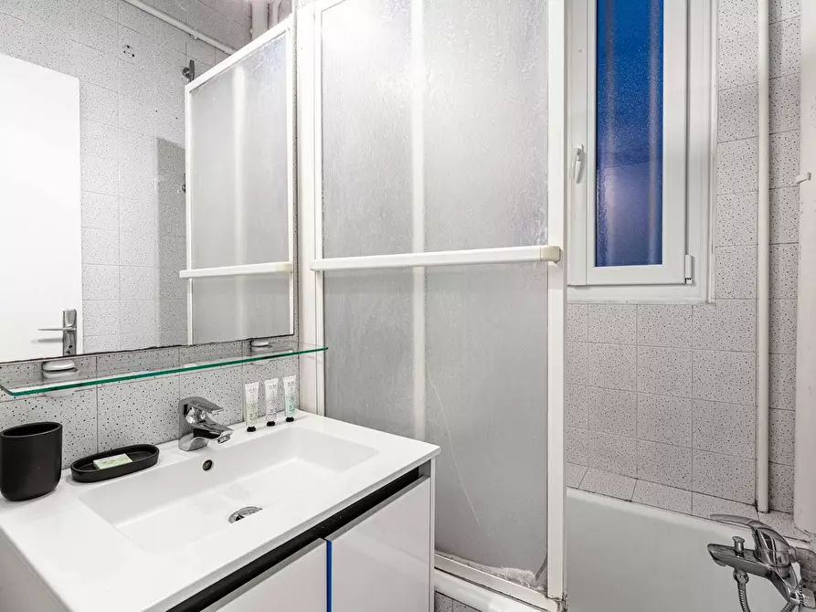 Immagine 9 di Appartamento in affitto  in Rue Firmin Gillot a Paris
