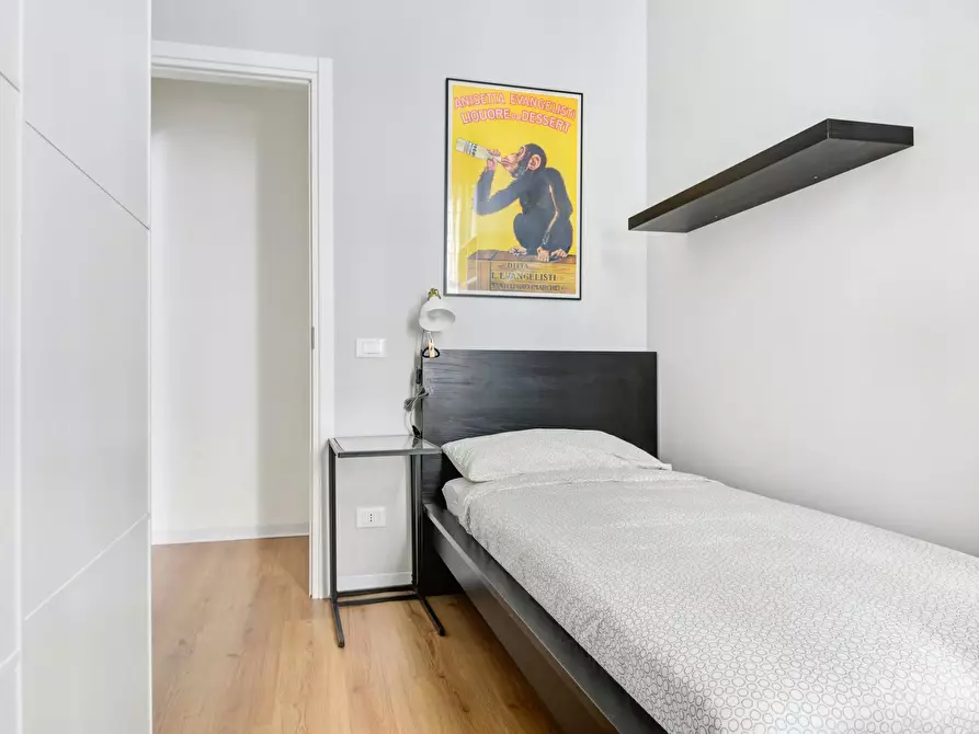 Immagine 1 di Camera in affitto  in Via Stromboli a Milano