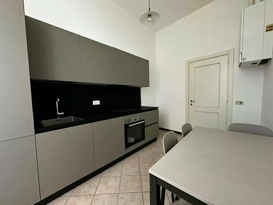 Immagine 5 di Camera in affitto  in Via Cardano a Pavia