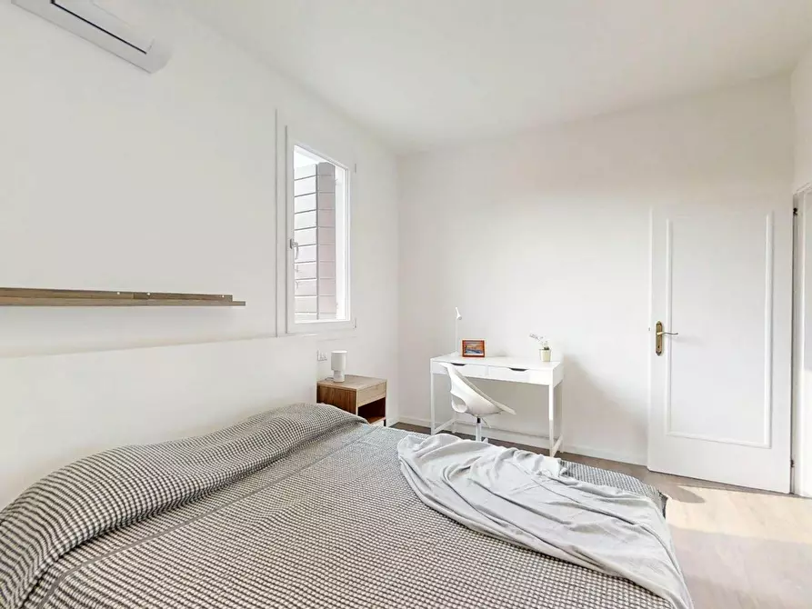 Immagine 4 di Camera in affitto  in Via Giambellino a Padova