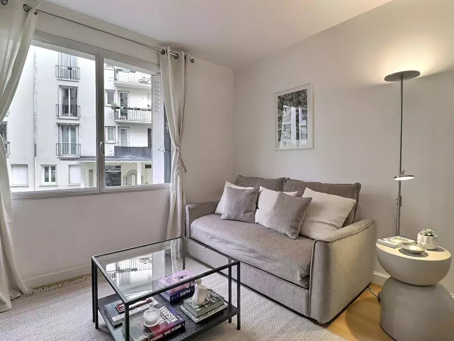 Immagine 5 di Appartamento in affitto  in Rue de la Fédération a Paris