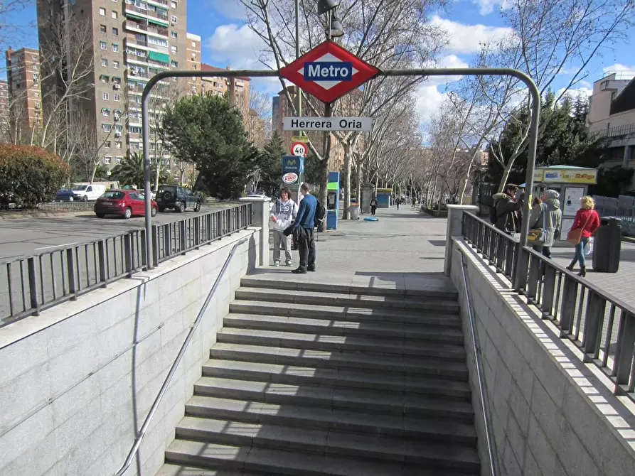 Immagine 7 di Camera in affitto  in Calle de Fermín Caballero a Madrid