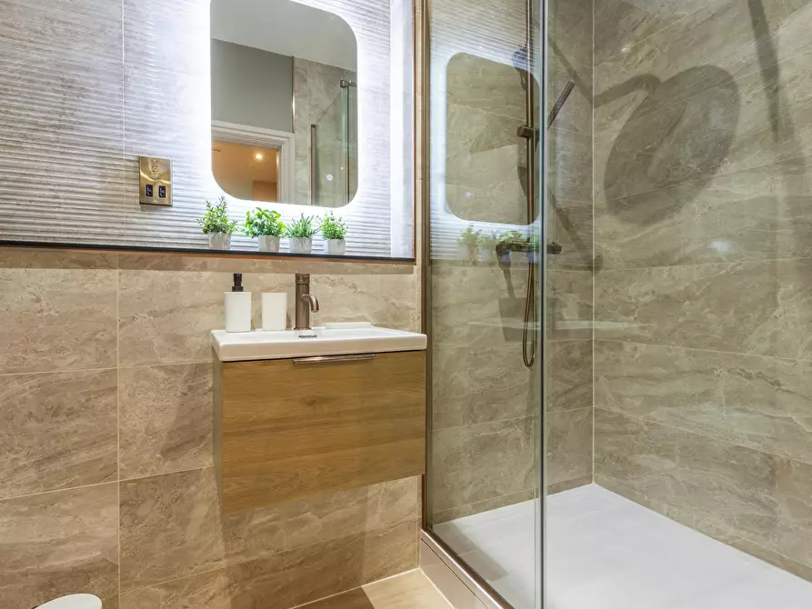 Immagine 9 di Appartamento in affitto  in East Parade a 