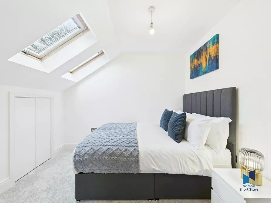 Immagine 3 di Casa indipendente in affitto  in Purley Downs Road a Croydon