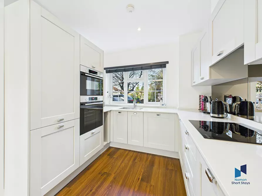 Immagine 8 di Casa indipendente in affitto  in Purley Downs Road a Croydon