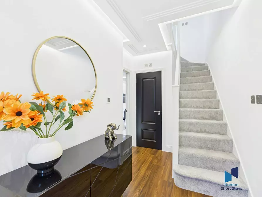Immagine 2 di Casa indipendente in affitto  in Purley Downs Road a Croydon