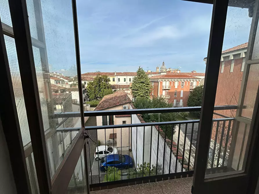 Immagine 10 di Camera in affitto  in Via San Tomaso a Padova