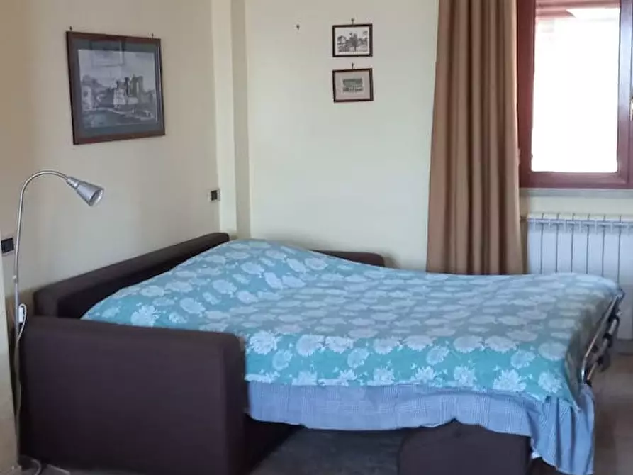 Immagine 8 di Camera in affitto  in Piazza Salvatore Lo Bianco a Napoli