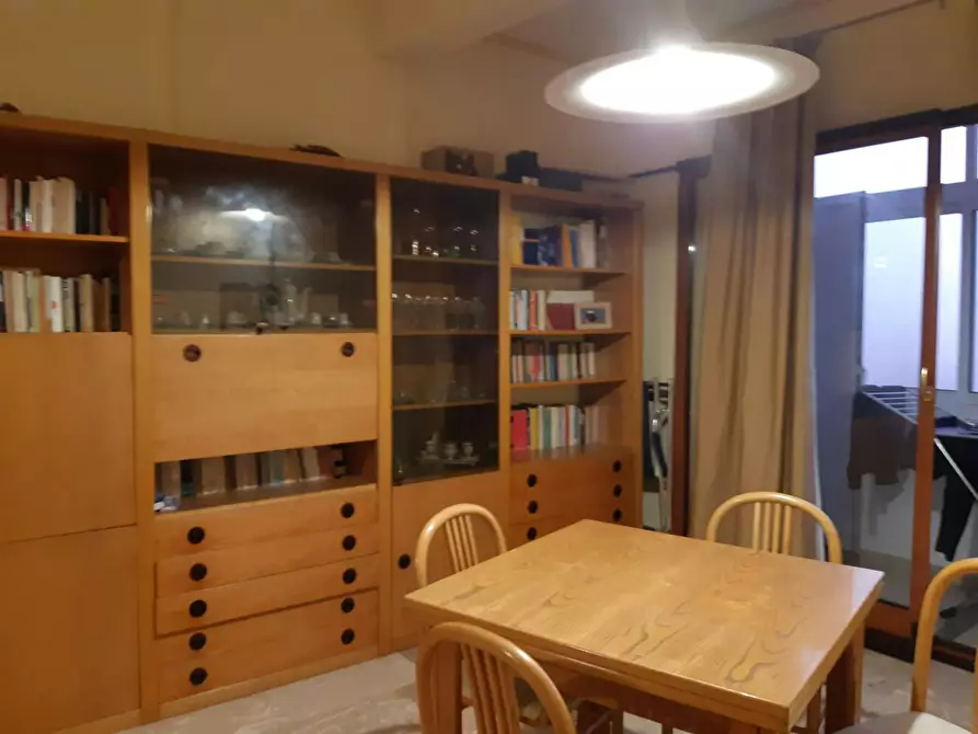 Immagine 6 di Camera in affitto  in Piazza Salvatore Lo Bianco a Napoli