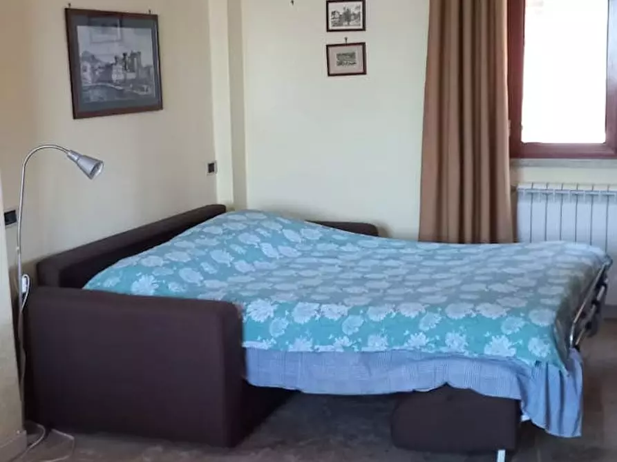 Immagine 5 di Camera in affitto  in Piazza Salvatore Lo Bianco a Napoli