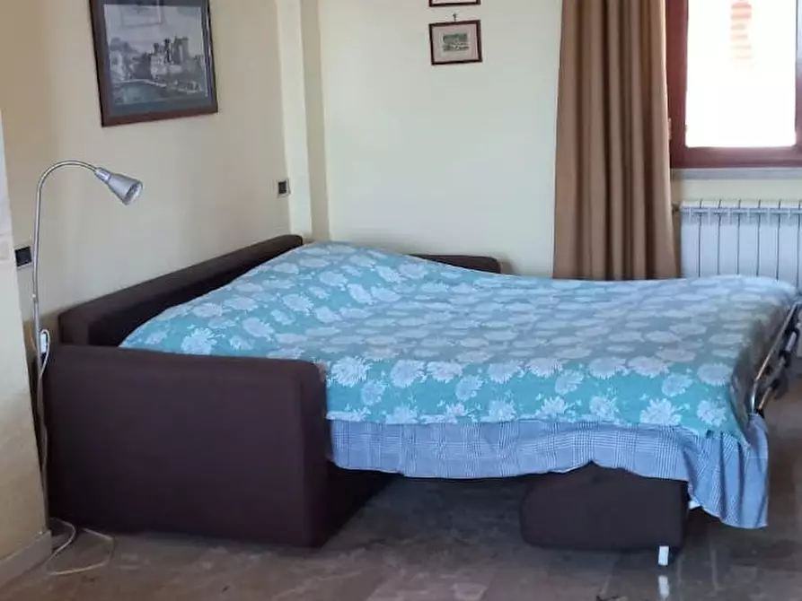 Immagine 3 di Camera in affitto  in Piazza Salvatore Lo Bianco a Napoli