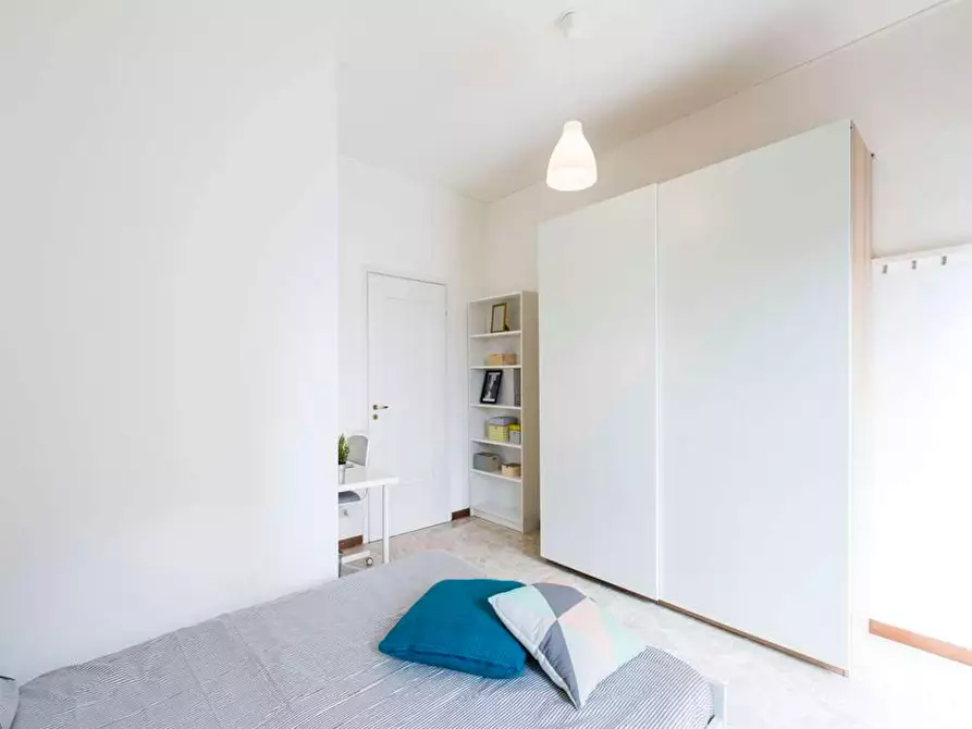 Immagine 4 di Camera in affitto  in Via dei Mandorli a Buccinasco