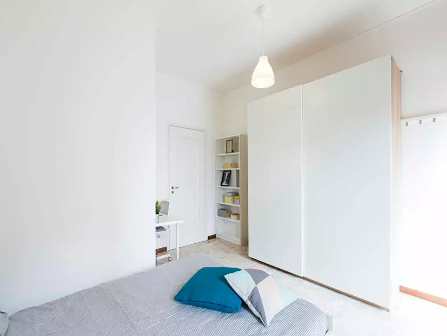 Immagine 4 di Camera in affitto  in Via dei Mandorli a Buccinasco