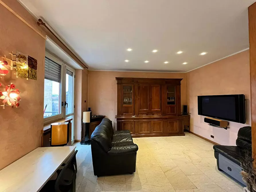 Immagine 4 di Camera in affitto  in Via San Marino a Torino